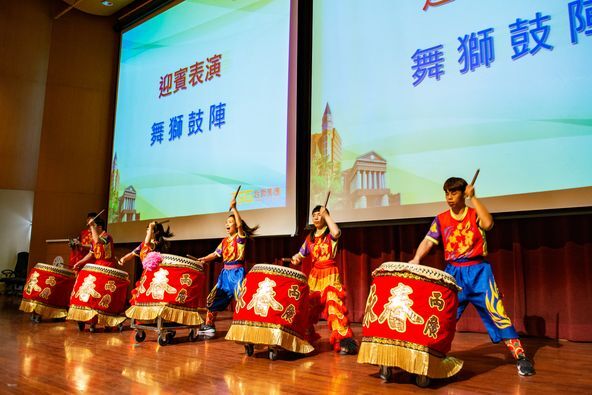 舞獅團表演